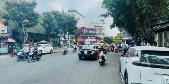 nhà góc 2 Mt đường 41 khu An phú hưng phường tân phong Quận 7. Dt 5x22m 4 lầu