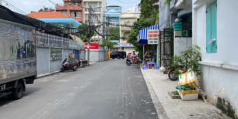 Giảm 10 tỷ còn 22 tỷ: dt 8x20, trệt lầu sân vườn ngay khu sân bay. Rất hiếm