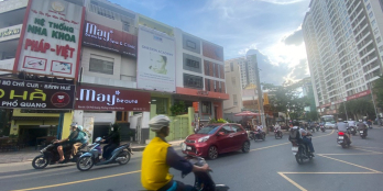 Chỉ 24 tỷ: MT ngang 5M, hầm 4 lầu, 8pn, 6wc. hdt: 40rr/tháng