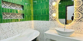 Mới leng keng,Ở/KD CHDV,1/ gần Cách Mạng Tháng Tám,Quận 10,65M2X4 Tầng,8.X TỶ