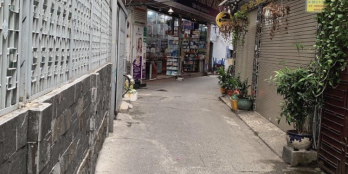 Nhà 3 mặt hẻm, gần mặt tiền đường, nở hậu, chủ 1 đời