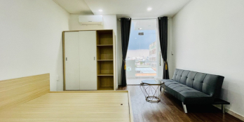 Căn Hộ Cao Cấp 1PN - Full Nội Thất - Ban Công Lớn - Ngay Hoàng Văn Thụ