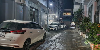 4 tầng Quận 11- sổ vuông hẻm xe hơi