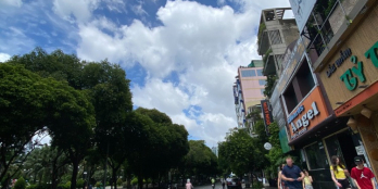 Bán gấp nhà Lê Lai Q1, kế Công viên 23/9, tặng nội thất, Dtsd 83m2