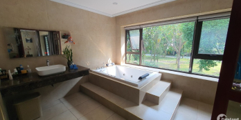 Cần bán gấp biệt thự lô góc khu ĐT Long Việt - hoàn thiện full nội thất.