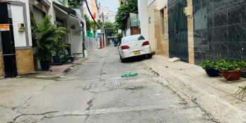 Nhà mới đẹp, đã hoàn công đầy đủ, xe hơi vào nhà, an ninh