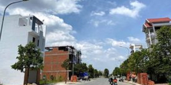 TÔI CẦN BÁN GẤP ĐẤT TÂN XUÂN-HÓC MÔN MẶT TIỀN 6X12 GIÁ RẺ 320TR SHR