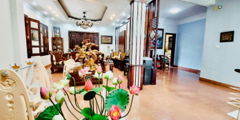 Có 1 0 2.Nhà phân lô phố Quần Ngựa, vỉa hè, Oto tránh, KD, 13.5 tỷ