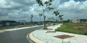 Kẹt cứng tài chính nên bán gấp rút lô đất cặp sát chợ và khu trung tâm hành chín