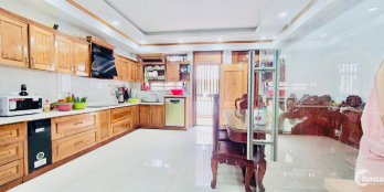 Mặt Phố Hồ Tây - Vỉa Hè - Kinh Doanh tấp nập - 133m x 6m MT chỉ 5X tỷ.