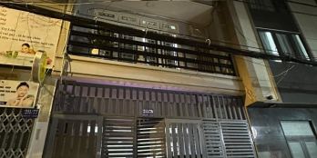 Nhà nở hậu, ngang hơn 4m, công nhận đầy đủ, xe hơi vào nhà