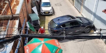 Nhà đẹp 33m2 (ngang 10m), hẻm ô tô Đoàn Văn Bơ, Quận 4. Chỉ 4 tỷ