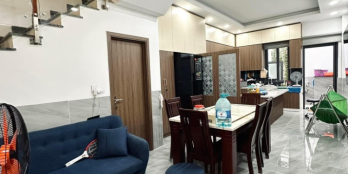 Mới ở ngay,bán nhà Trường Sa,Quận 3,hẻm thẳng 1 trục,63m2,5 tầng, 3PN,9.X TỶ