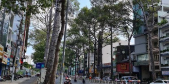 Xuất cảnh cần bán gấp nhà 2 MT Trần Hưng Đạo Quận 1- DT 4,5x20m, HDT 90 tr/th