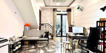 Nhà mới đẹp, nở hậu, đã hoàn công đầy đủ, không bị lộ giới