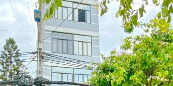 Bán gấp căn hộ dịch vụ cao cấp 33 phòng mặt tiền 33 Lý Phục Man Q7 giá 26 tỷ