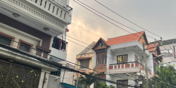 Muốn bán ,biệt thự lô góc mặt tiền ,DTXD 220m2 , ngang 8m ,Nguyễn Thị Thập-Quận7