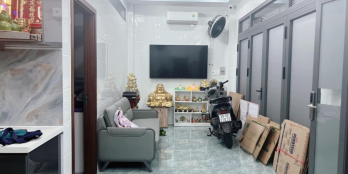 Chỉ 6.4 tỷ, hẻm xe hơi đỗ cửa,Cách Mạng Tháng Tám,Quận 3, 39m2, 4 tầng,4Pn