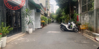 HÀNG HIẾM Ngang 4m5, P4, Tân Bình - KẾ BÊN CAO ĐẲNG NGHỀ LÝ TỰ TRỌNG . HXT 6M VI