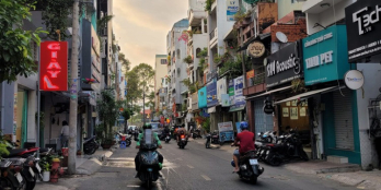 QUẬN 10, TRẦN MINH QUYỀN, P11, 62m2, 4 TẦNG, NGANG 4.7M, NHỈNH 20 TỶ