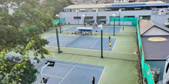 Nhà Cầu Giấy diện tích 32m2, xây 5 tầng gara ôtô 7chỗ, mặt ngõ kinh doanh, 6,7tỷ