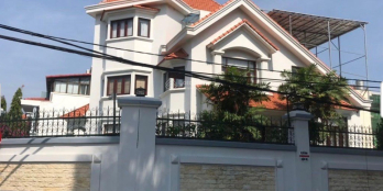 Bán biệt thự MT Nguyễn Văn Hưởng P Thảo Điền Quận 2, DT 22x 42m có hồ bơi cực rộ