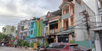 Tôi cần bán căn nhà đường Quốc Hương, phường Thảo Điền, Quận 2, thành phố Thủ Đứ