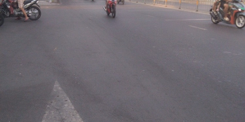 Mặt tiền đường Quận 6 View CV  vừa ở và cho thuê 10tr/TH.