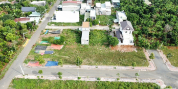 100m2 ĐẤT NẰM CẠNH QL 56 XÃ HÒA LONG, GIÁ CHỈ 1tỷ3 CÁCH CHỢ HÒA LONG 6 PHÚT.