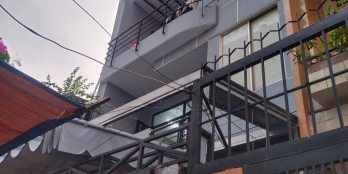 Ngang hơn 5m, nở hậu, hơn 100m công nhận, vuông vức