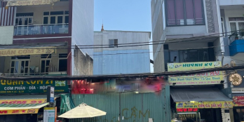 Bán đất trống Trường Sơn đối diện công viên, DT 7x16m NH 2,5m. Giá 36 về 32