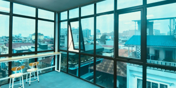 Tôi chính chủ cho thuê VP đẹp tại Hoàng Quốc Việt, 60m2 giá chỉ 9tr, ô tô đỗ cửa