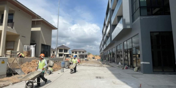 Shophouse 5 tầng, giáp biển ,DT 6x18m,sổ riêng, NHHT 70%,giá trị CK đến 2 tỷ/căn