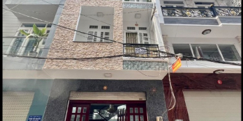 Nhà ngang 4.5m, 4pn, 4wc, gần mặt tiền đường, hẻm lớn, nhà còn mới