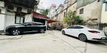  CĂN TẬP THỂ SANG TRỌNG NHƯ BIỆT THỰ --- SỔ KHỦNG 40/80M-3PN,2WC --- TẦNG 2