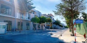 Bán nhà phô Barya CIty, 3 lầu, đối diện trường CĐSP, và đại học dầu khí Bà Rịa