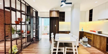 Ngang 8m, mặt tiền thụt, nhà mới, nội thất chất, hoàn công đầy đủ 2 mặt tiền