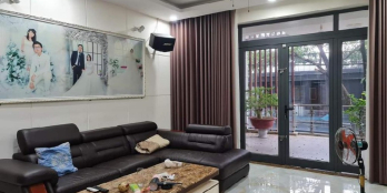 Nhà đẹp giá rẻ ở quận 7 giá 13 tỷ 93m2 4 tầng tặng nội thất