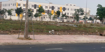 Bán đất Tp Bến Cát , Bình Dương 
Diện tích 5x16 thổ cư 100%