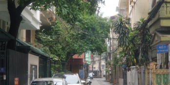 Nhà Phân Lô phố Trần Quốc Hoàn. Dt 79m, 4T, Mt 5.6m, 17.6 Tỷ. Ô tô tránh, KDoanh