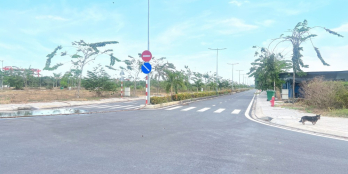 cần bán gấp lô đất full thổ cư giá 1350 shr quy hoạch khu dân cư xây dựng tự do