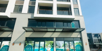 Nhà phố 5 tầng cách biển 100m, sổ riêng, mua lúc này lời ngay 2 tỷ lh 0979542788