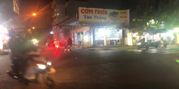 nhà 5x23m góc 2 mặt tiền đường 79 phường tân quy Q7. vị trí KD buôn bán tốt