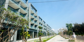 Bán gấp nhà 5 tầng dt 6x18m,sổ riêng,cách biển 50m,đường rộng 25m, vỉa hè 7m