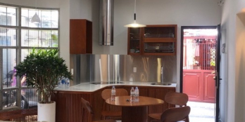 Nhà mới thiết kế đẹp hiện đại nội thất chất, hẻm xe hơi, 3pn 3wc