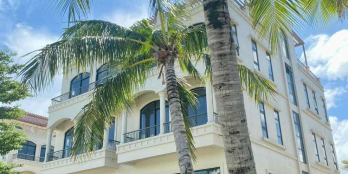 View hồ cảnh quan công viên nước, chỉ có ở căn shop Palm Garden 25m mặt tiền.