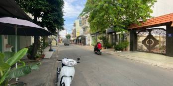 BIỆT THỰ SÂN VƯỜN MẶT TIỀN KHU TÂN SƠN NHÌ 20X30, 3TẦNG. KHU VIP HIẾM BÁN