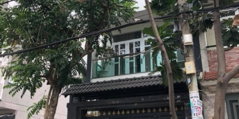 Cho thuê nhà MT đường Số 10, Phường 13, DT 4.5 x 18m, 3.5 tấm, 20 triệu/tháng.