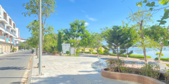 Hacom Mall 3 lầu view hồ giá cực tốt chỉ 3 tỷ hơn bao hết thuế phí sang tên