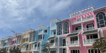 bán nhà phố biển, sở hữu lâu dài, giá tốt nhất parasol, hường đông nam cực mát.